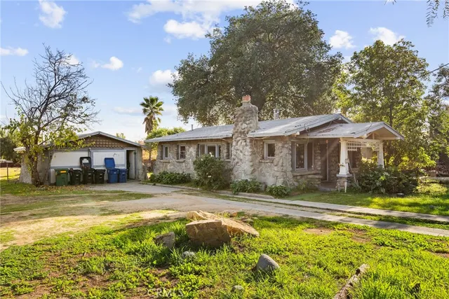 $899,000 | 11192 Osborne Street, Sylmar, CA 91342