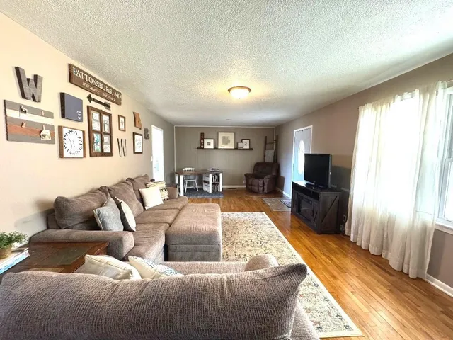 $294,000 | 17629 Key Avenue, Pattonsburg, MO 64670