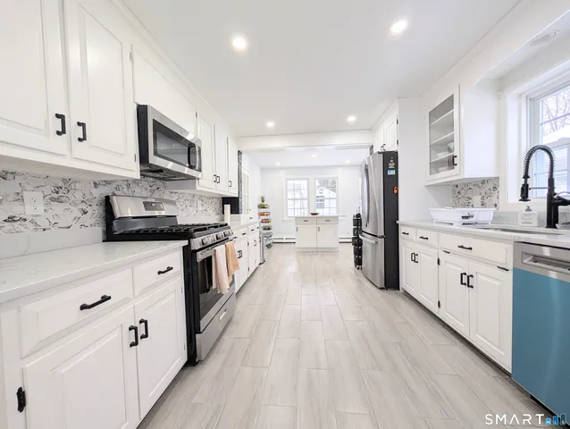 $499,000 | 170 Edgewood Street, Stratford, CT 06615