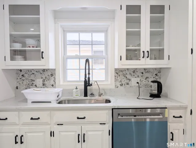 $499,000 | 170 Edgewood Street, Stratford, CT 06615