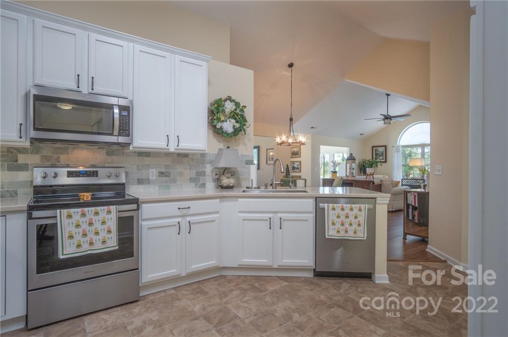 850 Ledgestone Court Tega Cay, SC 29708 - Photo 20 of 33 Gallery Image 20