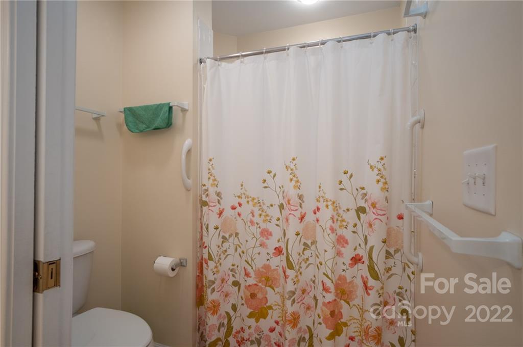 850 Ledgestone Court Tega Cay, SC 29708 - Photo 27 of 33 Gallery Image 27