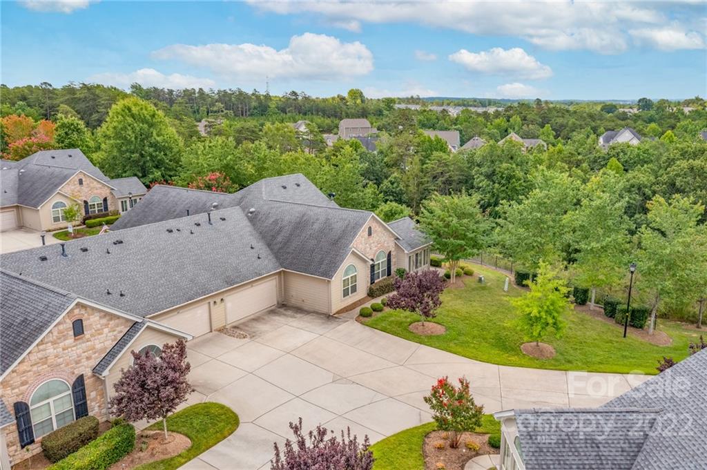 850 Ledgestone Court Tega Cay, SC 29708 - Photo 28 of 33 Gallery Image 28