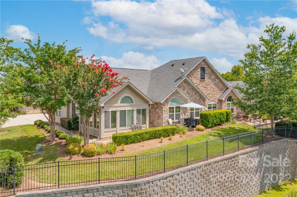 850 Ledgestone Court Tega Cay, SC 29708 - Photo 3 of 33 Gallery Image 3