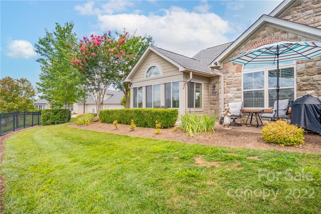850 Ledgestone Court Tega Cay, SC 29708 - Photo 5 of 33 Gallery Image 5