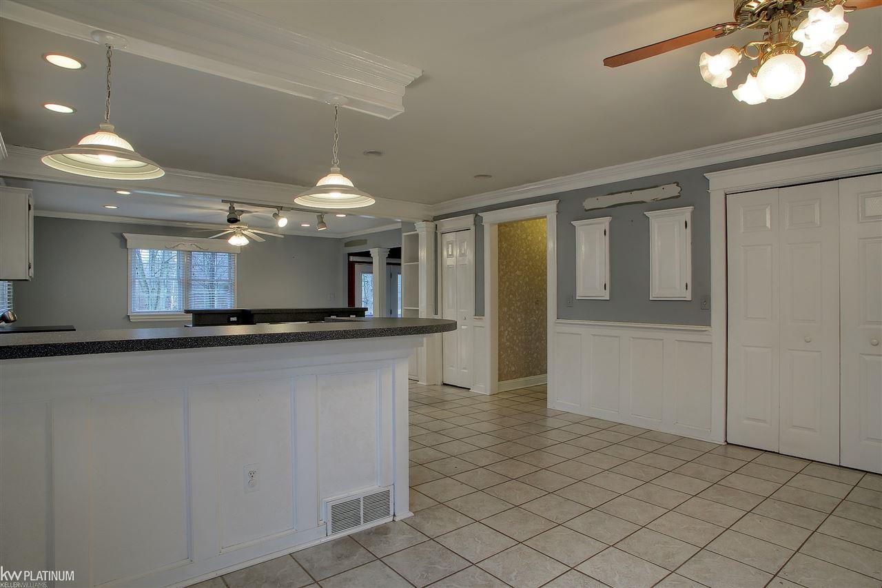 9731 Bartel Road Columbus, MI 48063 - Photo 15 of 41