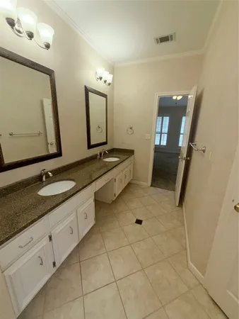 $2,800 | 611 Rolling Green Drive, Lakeway, TX 78734