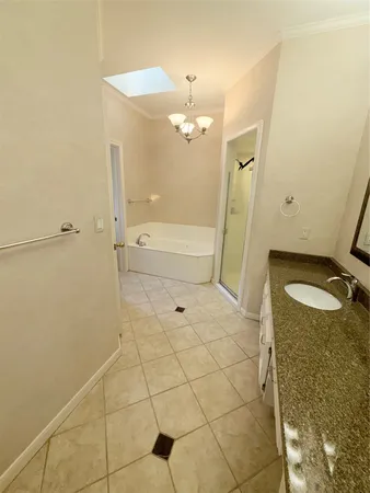 $2,800 | 611 Rolling Green Drive, Lakeway, TX 78734