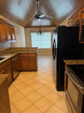 $2,800 | 611 Rolling Green Drive, Lakeway, TX 78734