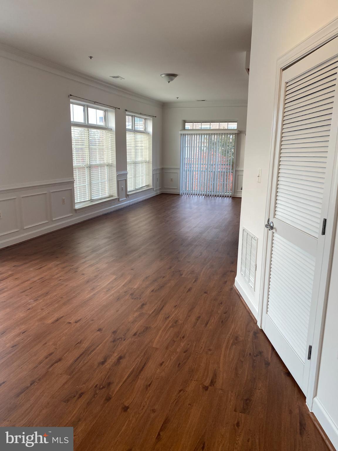 820 Belmont Bay Drive, Unit 301 Woodbridge, VA 22191 - Photo 6 of 76 Spacious room with natural light and charm.