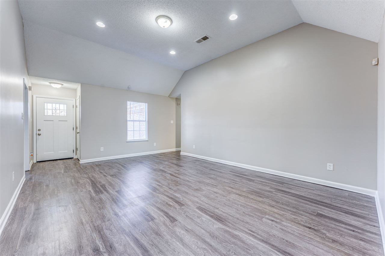 5373 Ragan Ridge Drive Memphis, TN 38141 - Photo 2 of 25 Gallery Image 2