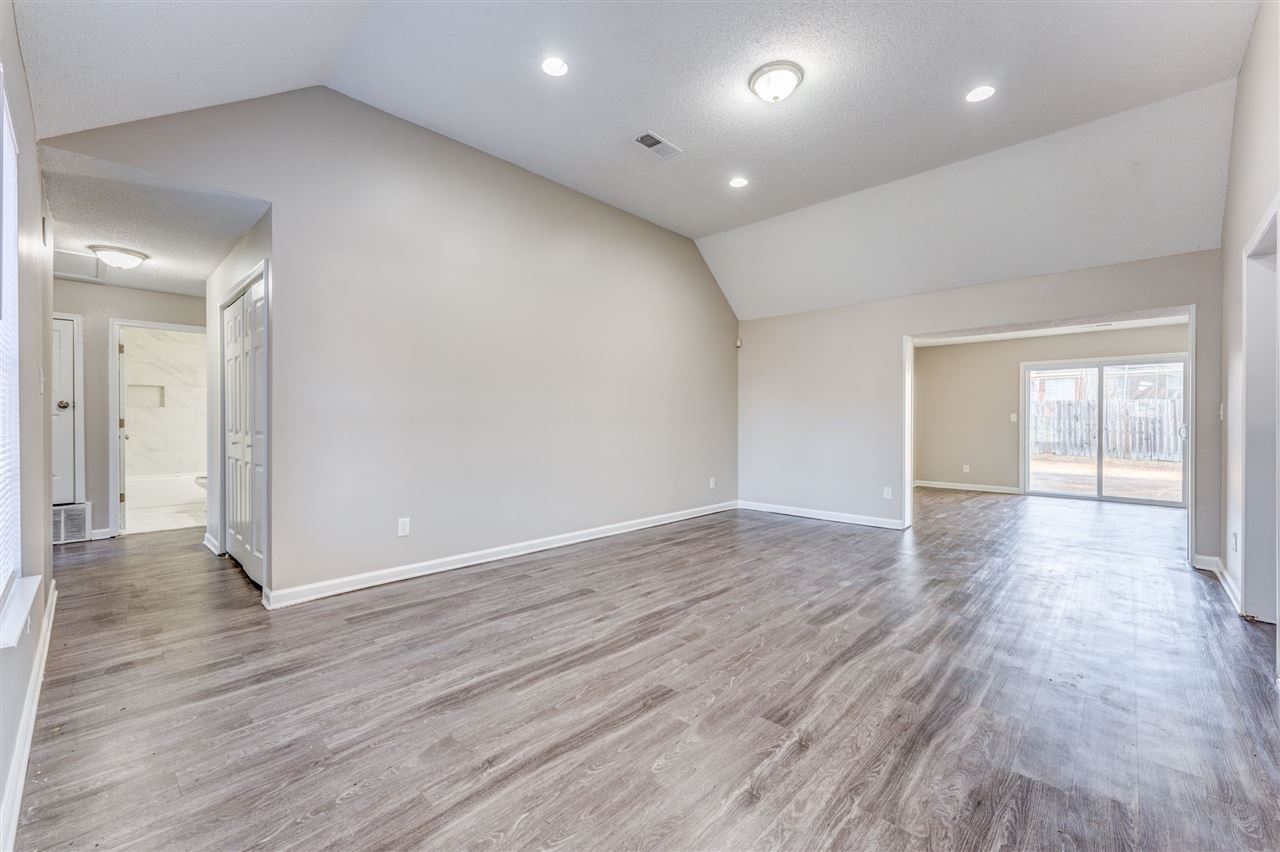 5373 Ragan Ridge Drive Memphis, TN 38141 - Photo 3 of 25 Gallery Image 3