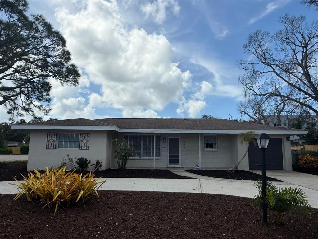 5004 Medalist Road Sarasota, FL 34243 - Photo 1 of 42