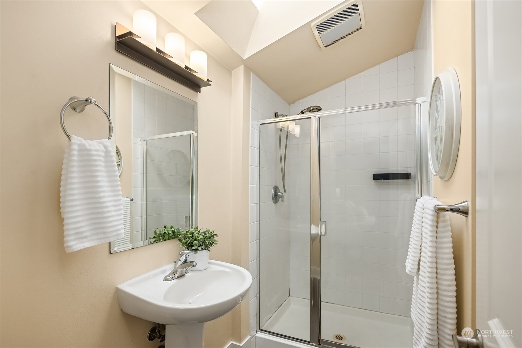 1144 North 93rd Street, Unit A Seattle, WA 98103 - Photo 17 of 22 Gallery Image 17