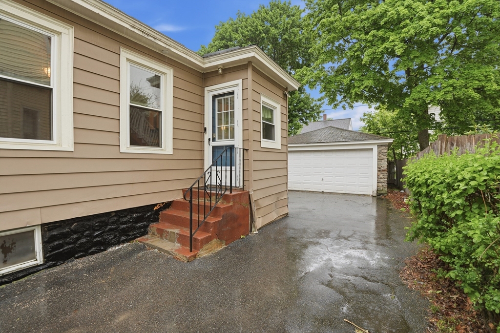 8 Carver Street Worcester, MA 01604 - Photo 26 of 28