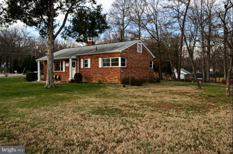 6620 Braddock Road Annandale, VA 22003 - Photo 4 of 25 Exterior (General)
