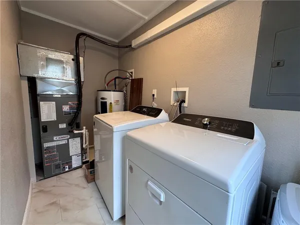 $76,000 | 843 Stambaugh Avenue, Sharon, PA 16146