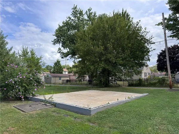 $76,000 | 843 Stambaugh Avenue, Sharon, PA 16146