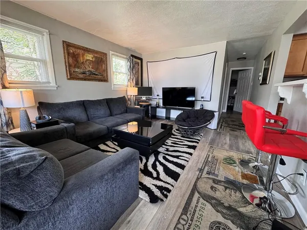 $76,000 | 843 Stambaugh Avenue, Sharon, PA 16146