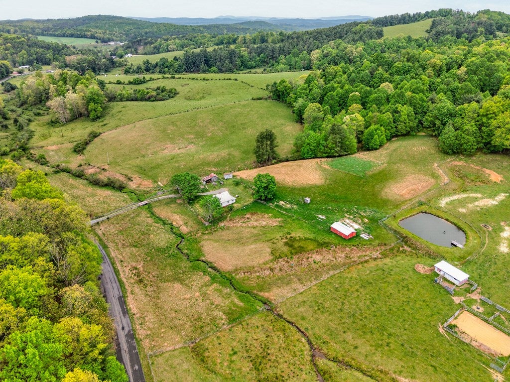 622 Soapstone Road Galax, VA 24333 - Photo 48 of 68 Gallery Image 48