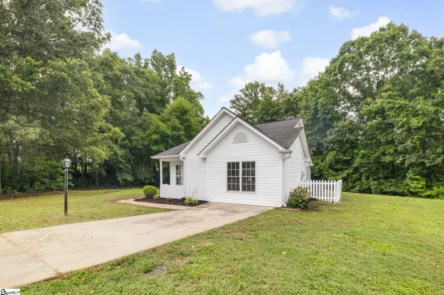 $220,000 | 244 Wildwood Drive, Honea Path, SC 29654