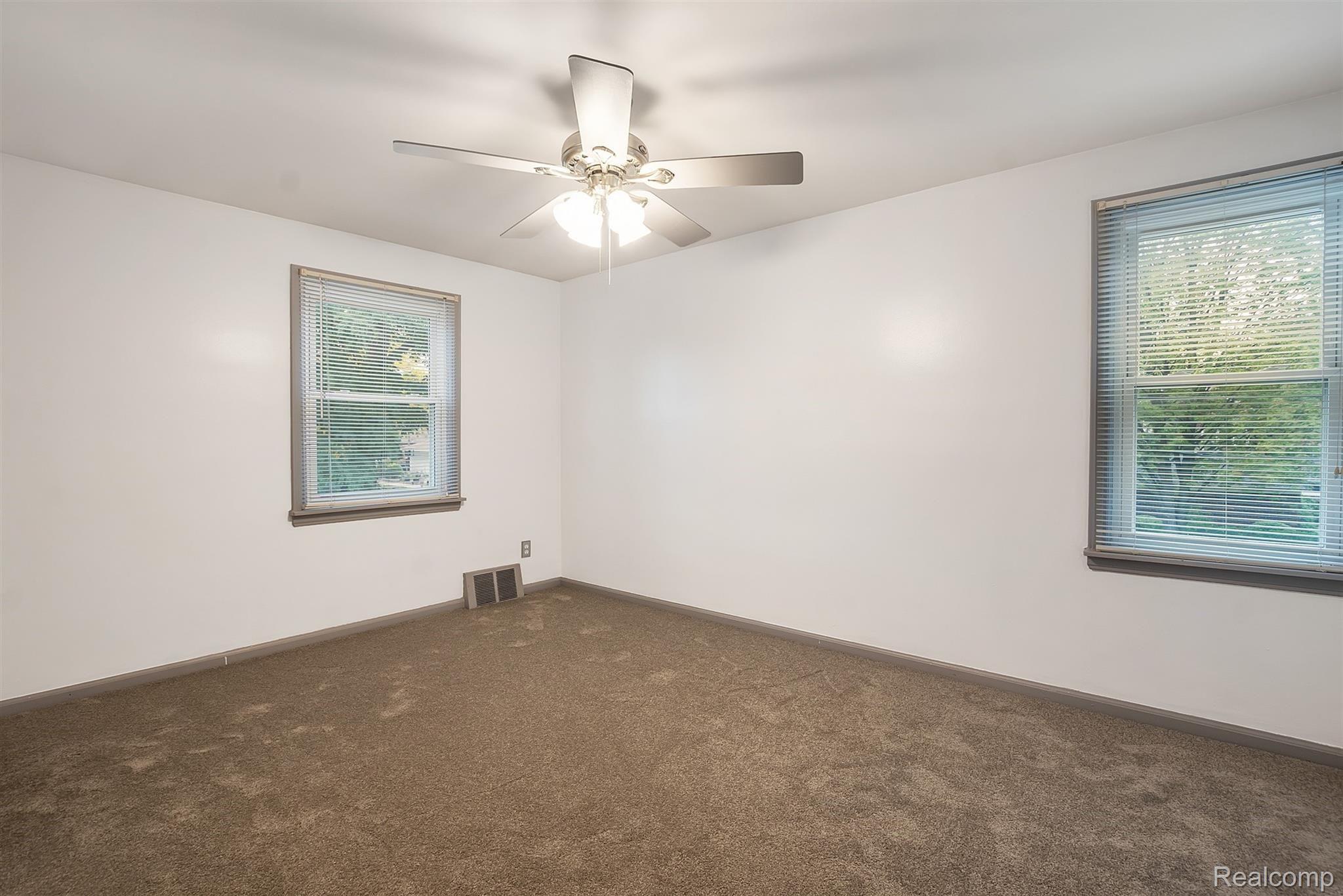7338 Rosedale Boulevard Allen Park, MI 48101 - Photo 21 of 31 20-7338 Rosedale Blvd-WindowStill-R.jpg