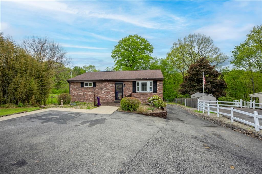 327 Beech Road Pittsburgh, PA 15239 - Photo 2 of 46