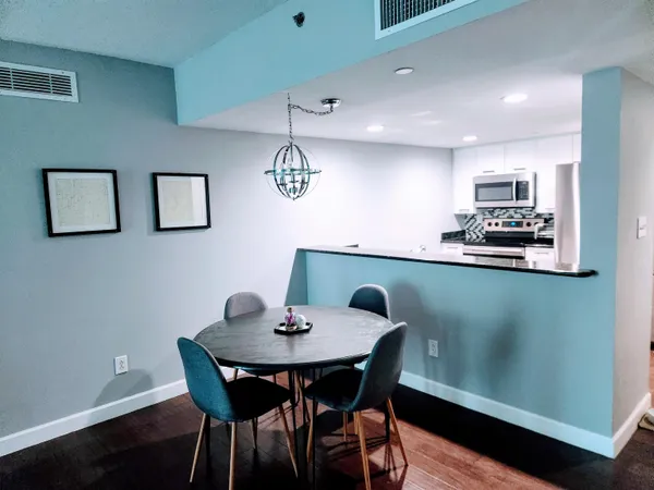 $299,000 | 300 South Duval Street, Unit 812, Tallahassee, FL 32301