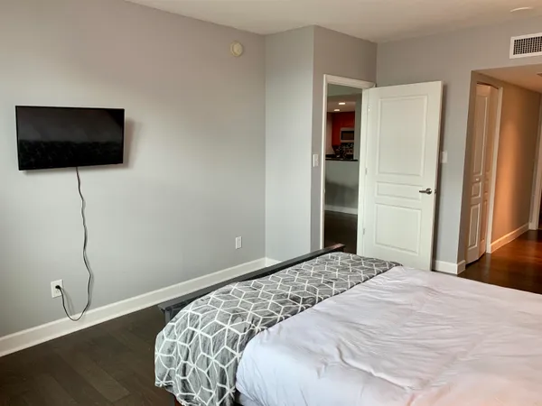 $299,000 | 300 South Duval Street, Unit 812, Tallahassee, FL 32301