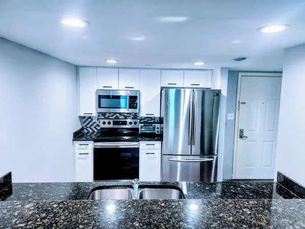 $299,000 | 300 South Duval Street, Unit 812, Tallahassee, FL 32301