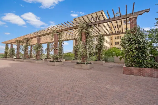 $299,000 | 300 South Duval Street, Unit 812, Tallahassee, FL 32301