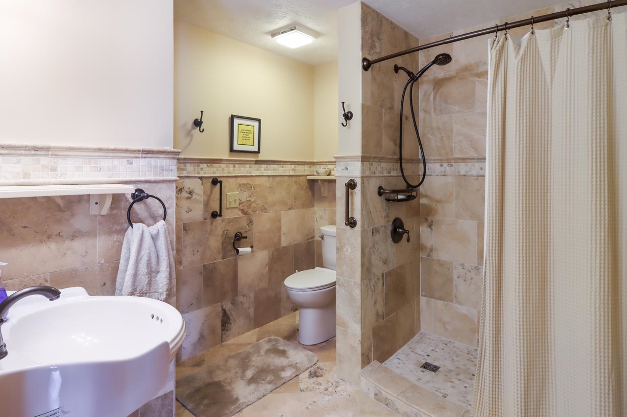 644 South Stony Point Road Suttons Bay, MI 49682 - Photo 54 of 79 1915495-53.JPG