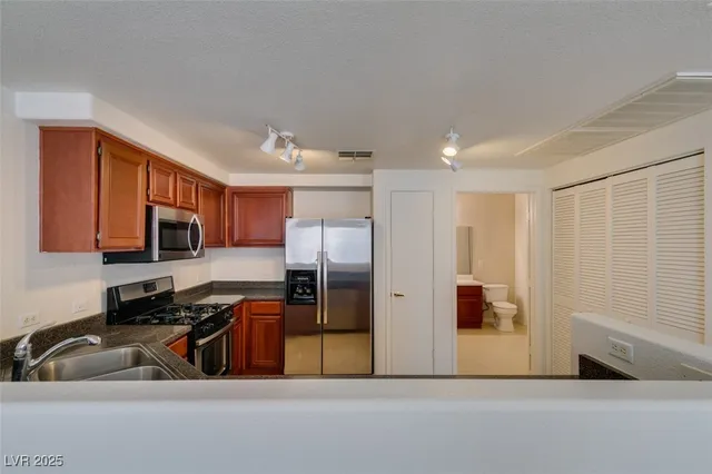 $1,400 | 10245 South Maryland Parkway, Unit 133, Las Vegas, NV 89183