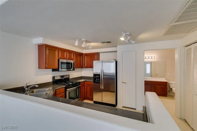 $1,400 | 10245 South Maryland Parkway, Unit 133, Las Vegas, NV 89183