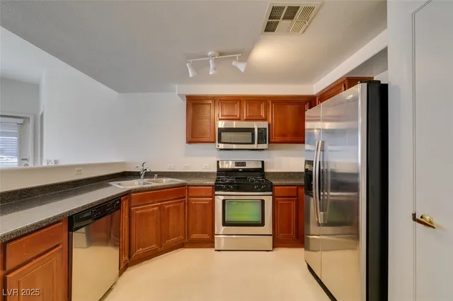 $1,400 | 10245 South Maryland Parkway, Unit 133, Las Vegas, NV 89183