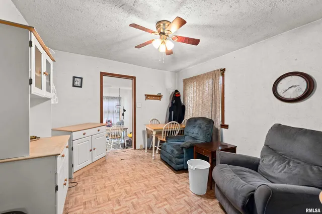 $88,000 | 242 South State Avenue, Hampton, IL 61256