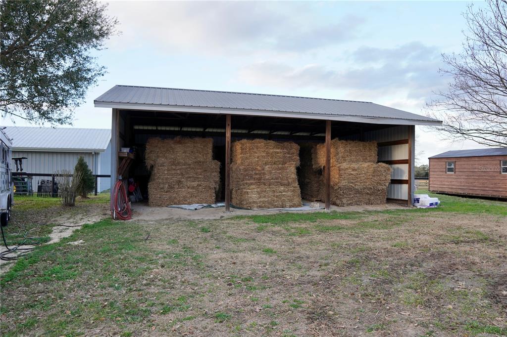 12895 Northwest Gainesville Road Reddick, FL 32686 - Photo 27 of 51 a front view of a house with garden