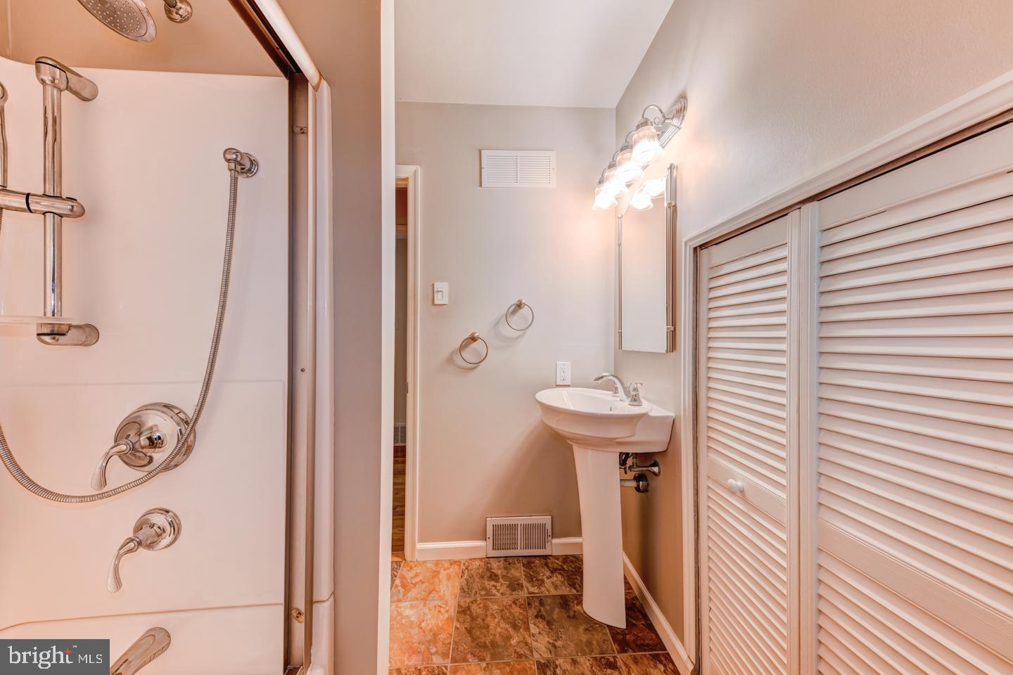 849 Sandy Run Road Yardley, PA 19067 - Photo 13 of 23 Gallery Image 13
