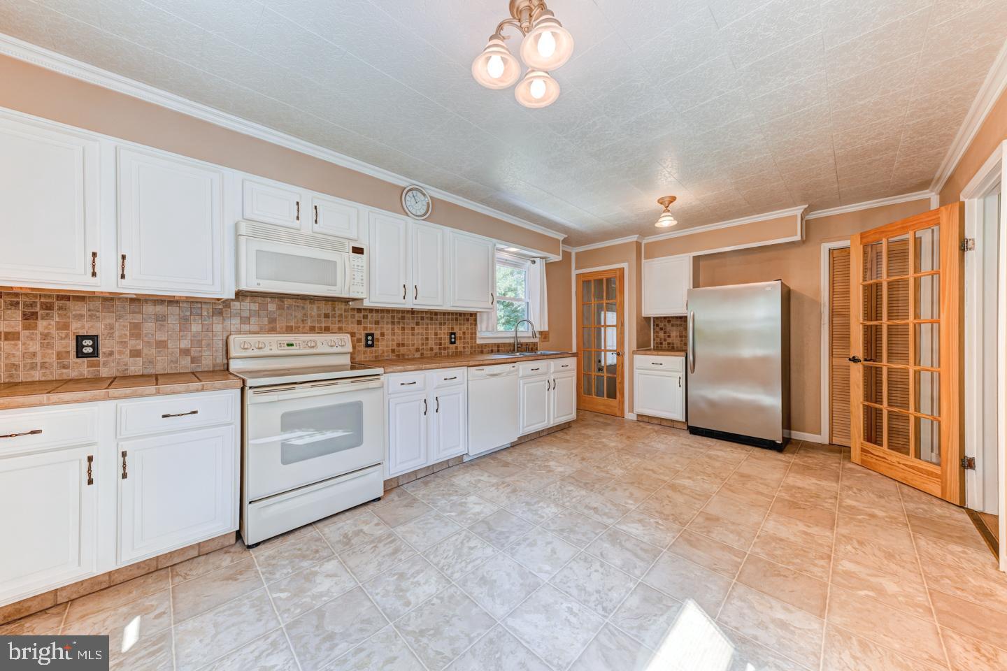 849 Sandy Run Road Yardley, PA 19067 - Photo 7 of 23 Gallery Image 7