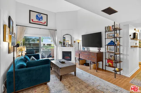 $3,695 | 8300 Manitoba Street, Unit 314, Playa del Rey, CA 90293