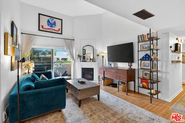 $3,695 | 8300 Manitoba Street, Unit 314, Playa del Rey, CA 90293