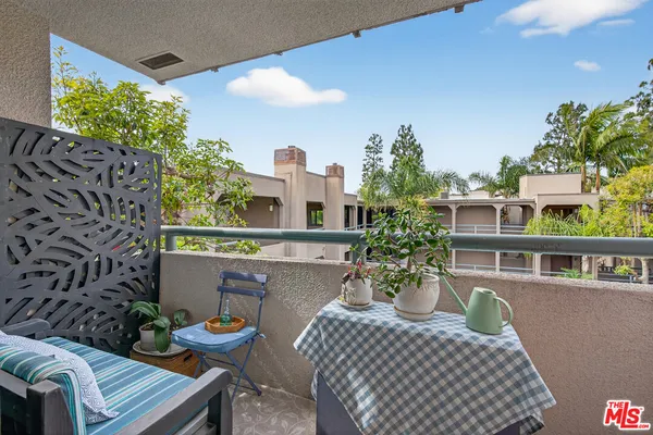 $3,695 | 8300 Manitoba Street, Unit 314, Playa del Rey, CA 90293