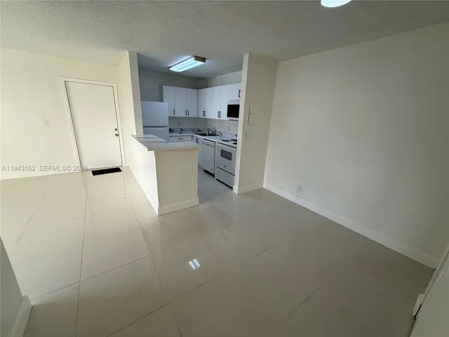 $2,050 | 10773 Cleary Boulevard, Unit 104, Plantation, FL 33324