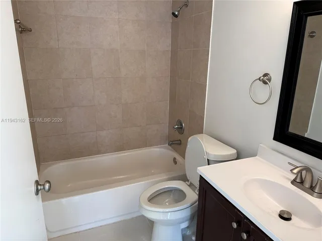 $2,050 | 10773 Cleary Boulevard, Unit 104, Plantation, FL 33324