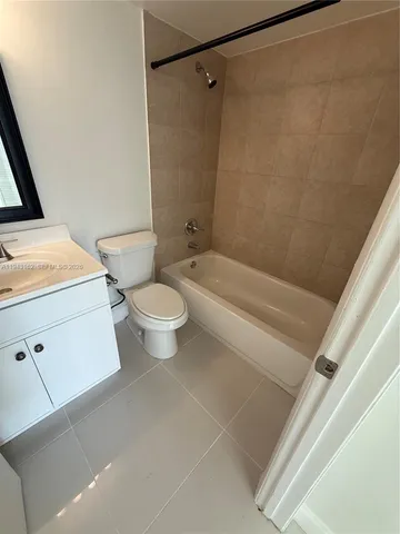 $2,050 | 10773 Cleary Boulevard, Unit 104, Plantation, FL 33324