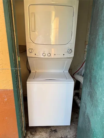 $2,050 | 10773 Cleary Boulevard, Unit 104, Plantation, FL 33324