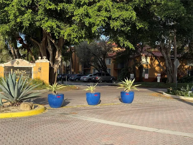 $2,050 | 10773 Cleary Boulevard, Unit 104, Plantation, FL 33324