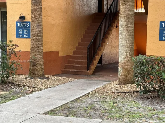 $2,050 | 10773 Cleary Boulevard, Unit 104, Plantation, FL 33324