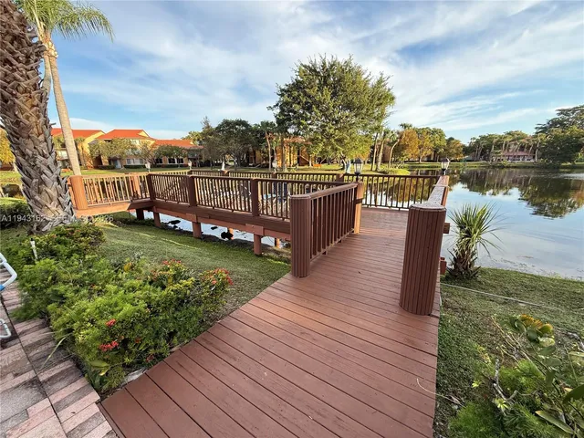 $2,050 | 10773 Cleary Boulevard, Unit 104, Plantation, FL 33324