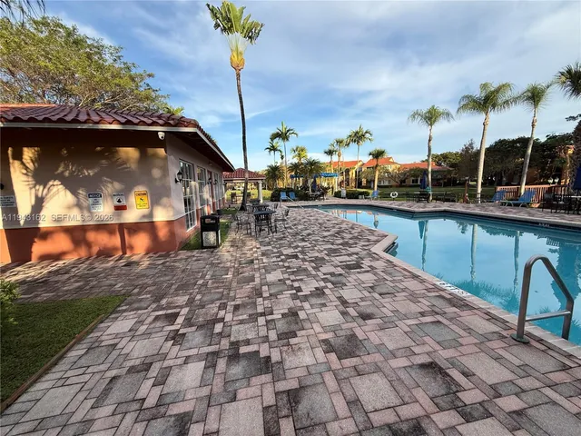 $2,050 | 10773 Cleary Boulevard, Unit 104, Plantation, FL 33324